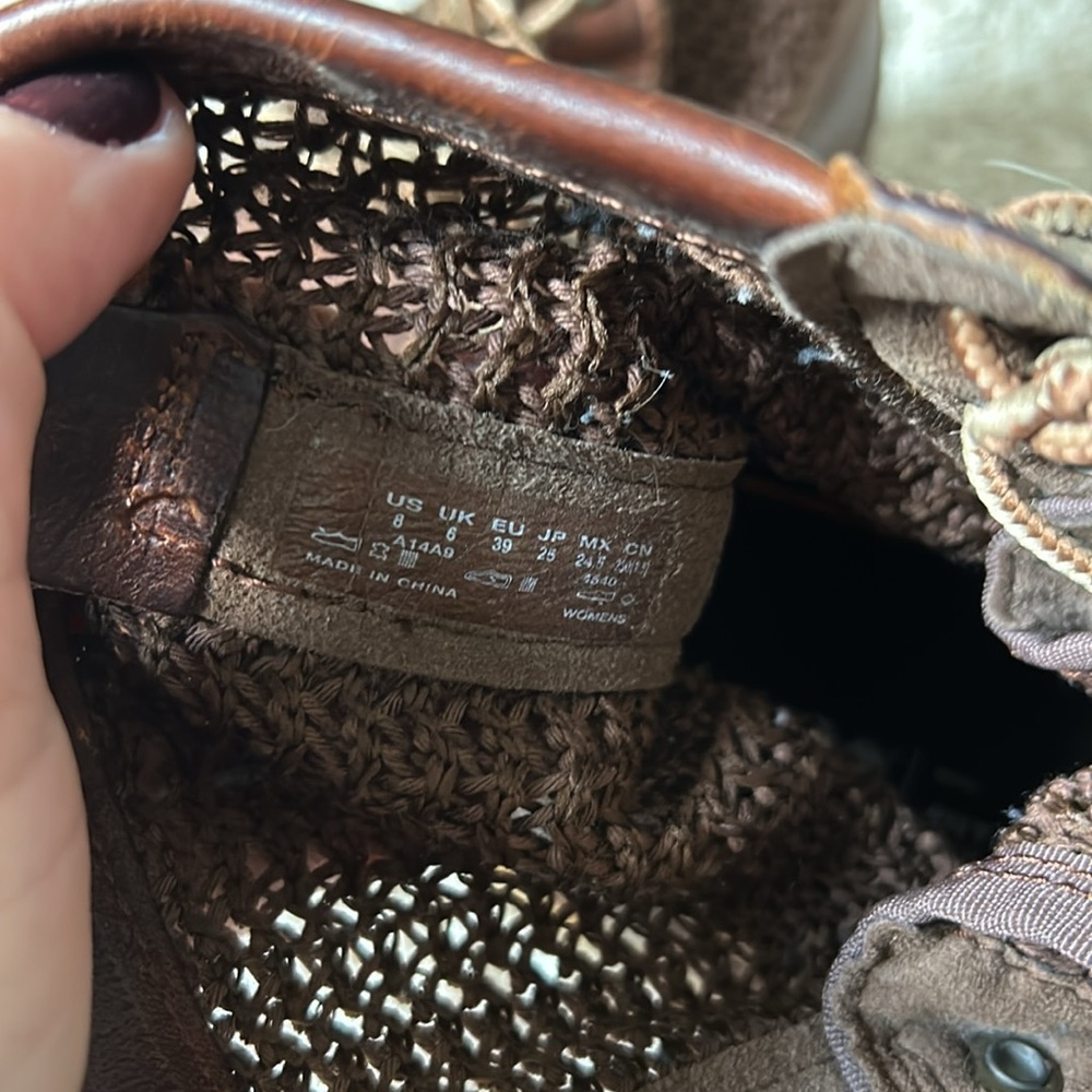 Timberland Open Weave Women’s Boot - Size 8 | Bro… - image 6